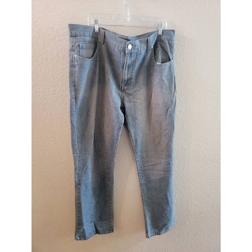 Roadblock Men's Light Wash Blue Zip Fly Straight Leg Denim Jeans Size 40/32